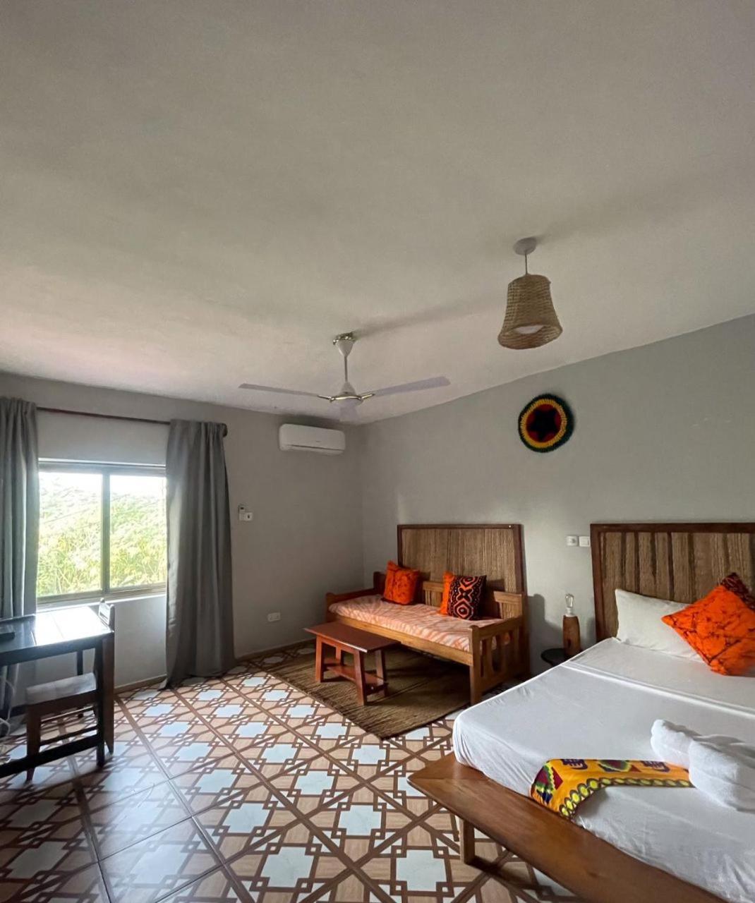 Afiki Hotel Elmina Ngoại thất bức ảnh