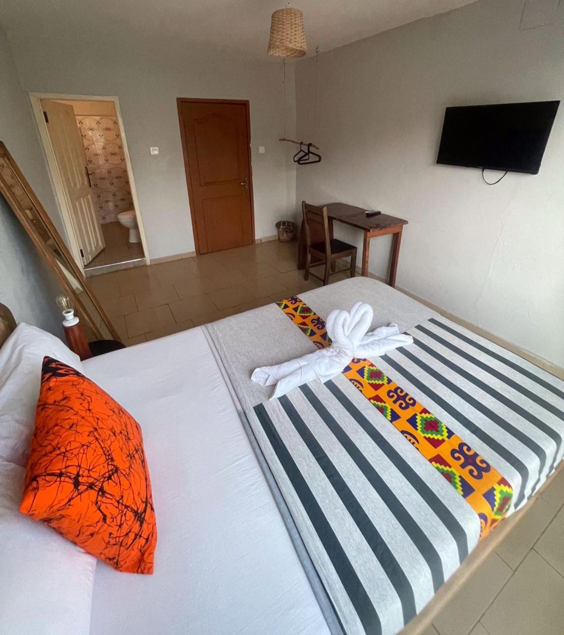 Afiki Hotel Elmina Ngoại thất bức ảnh