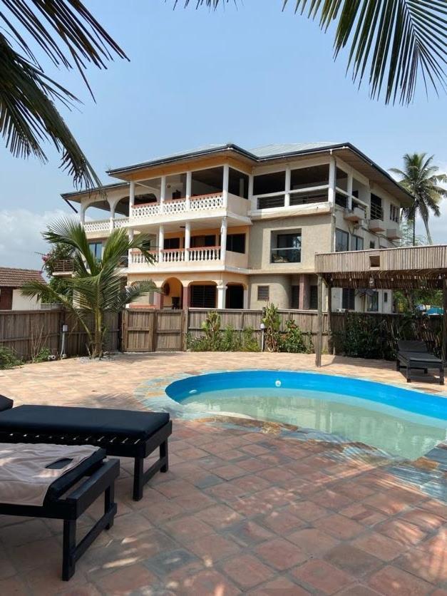 Afiki Hotel Elmina Ngoại thất bức ảnh
