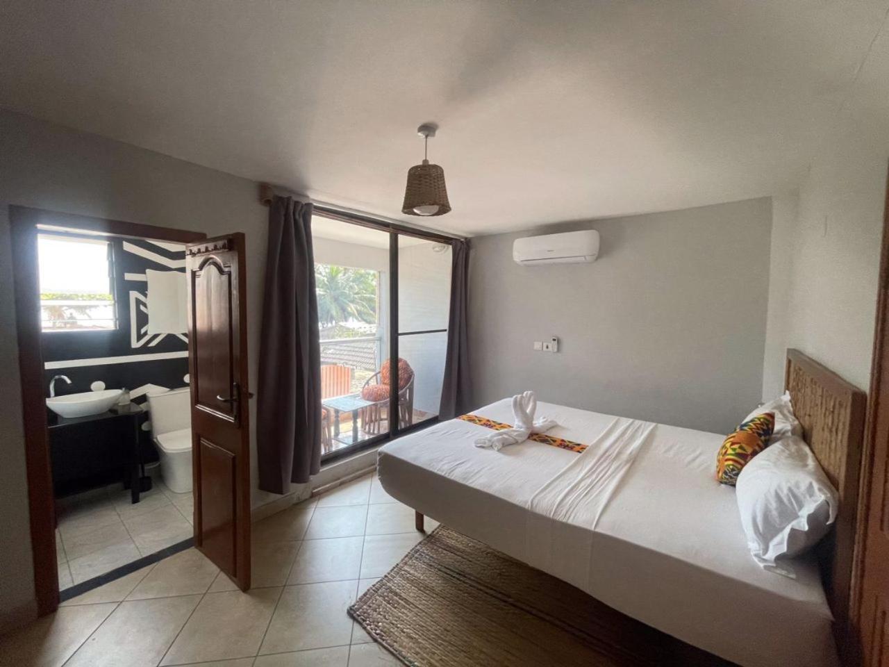 Afiki Hotel Elmina Ngoại thất bức ảnh