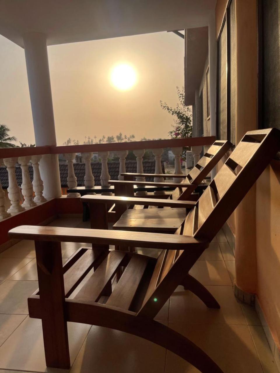 Afiki Hotel Elmina Ngoại thất bức ảnh