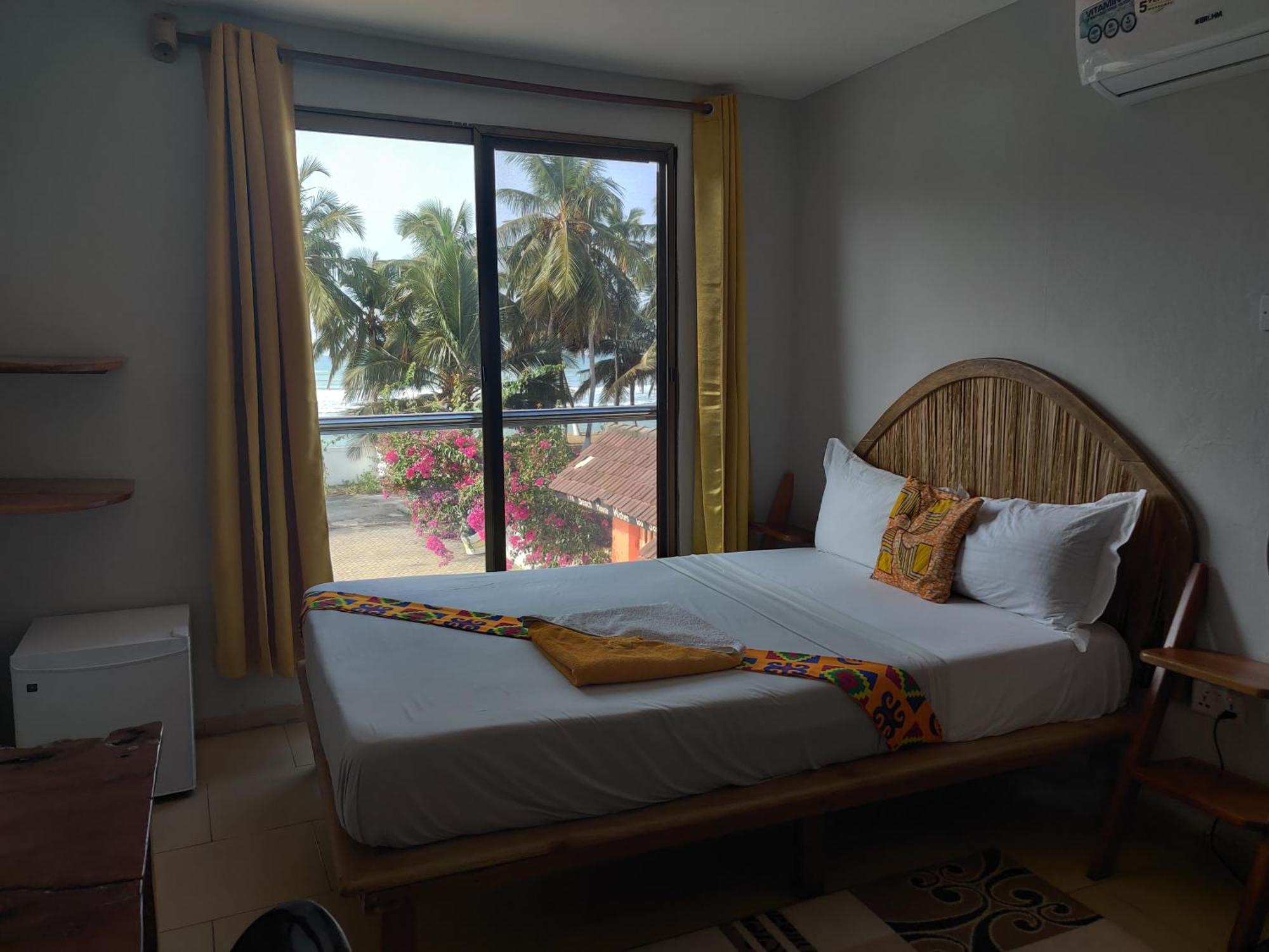 Afiki Hotel Elmina Ngoại thất bức ảnh