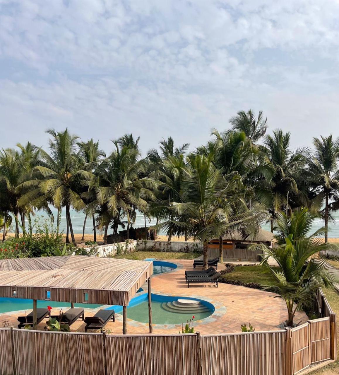 Afiki Hotel Elmina Ngoại thất bức ảnh