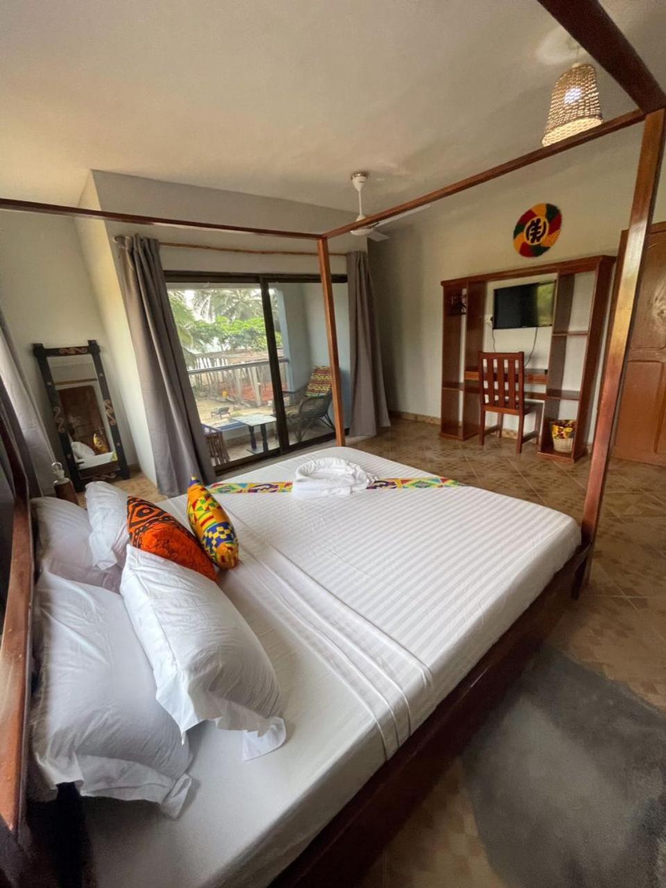 Afiki Hotel Elmina Ngoại thất bức ảnh