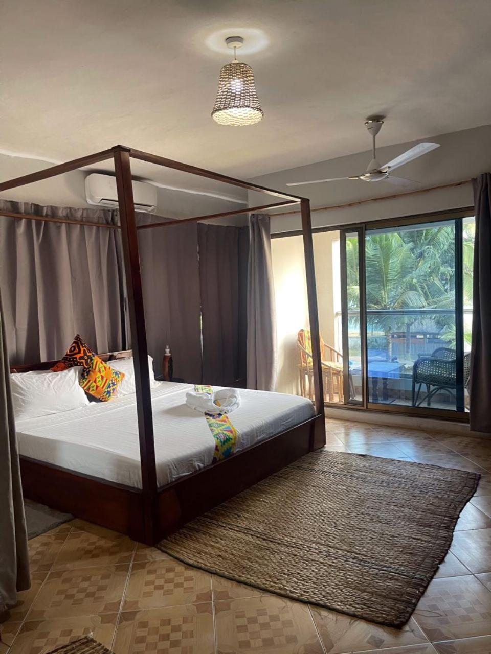 Afiki Hotel Elmina Ngoại thất bức ảnh